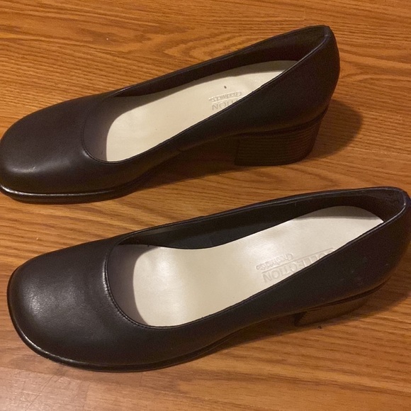 Chadwick’s Wide Heel Navy Loafers size 8 M (CC) - Picture 2 of 6